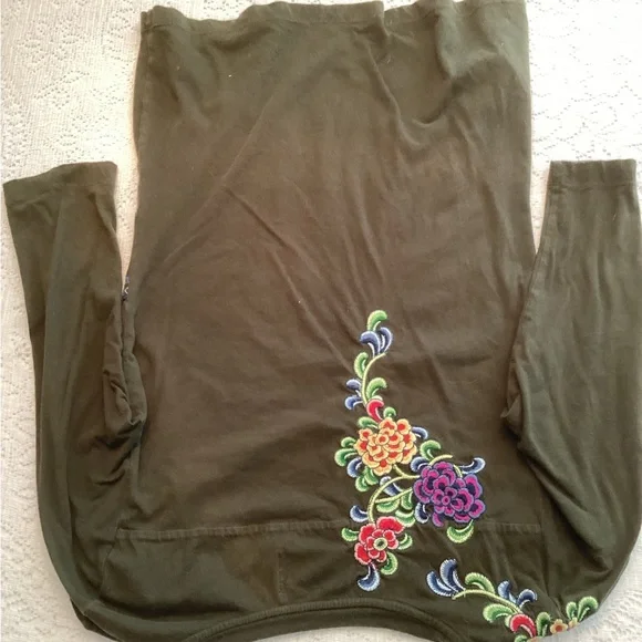 JWLA Olive Knit Tee with Embroidery - Picture 6 of 6